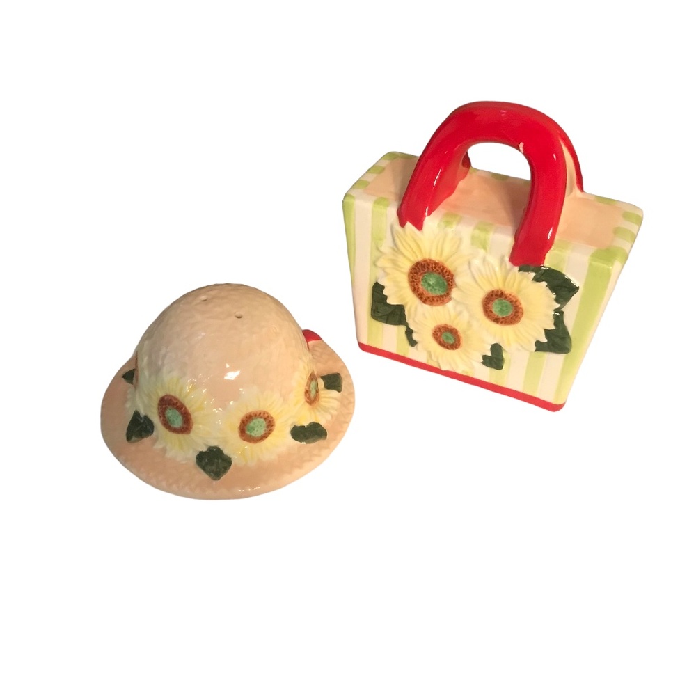 Figi purse and hat salt & pepper shakers NWT